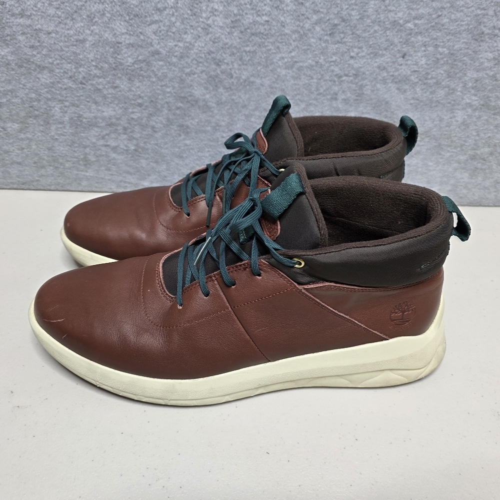 Timberland Men's Bradstreet Ultra  Leather Chukka Boots 10.5